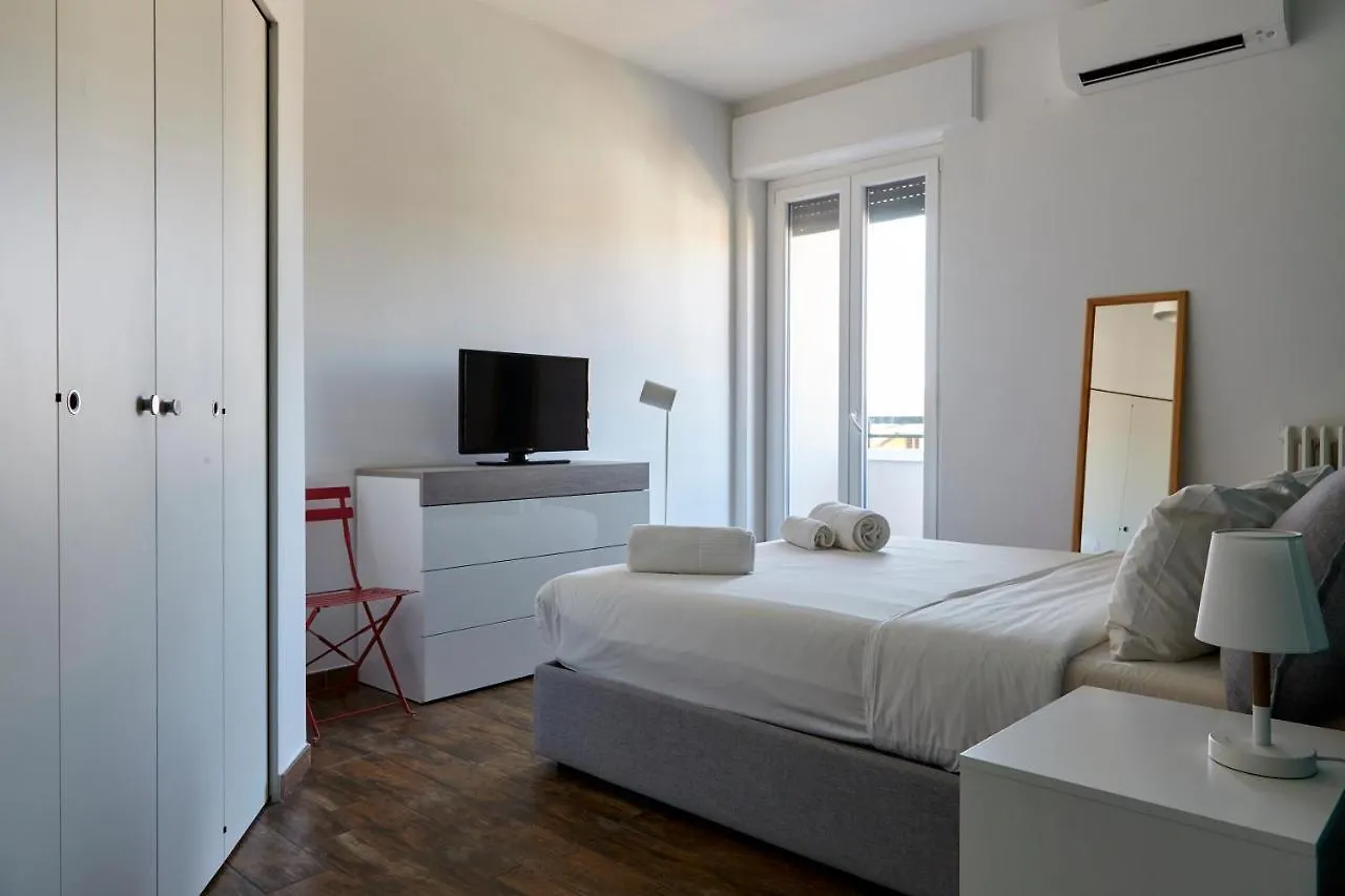 Apartment Luvi - Villoresi 28 Milan